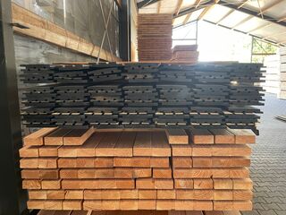 Ca. 80x Grenen Acoustic Design Profiel, 22x142mm, lengte 450cm